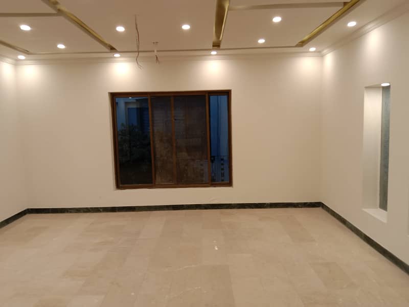 1Kanal New Beautiful Good House Available For Sale DHA Phase 3 0