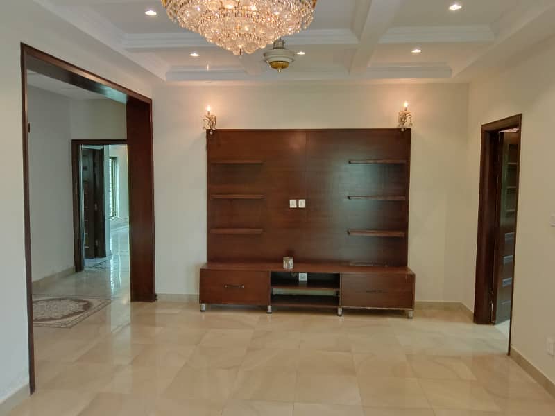 1Kanal New Beautiful Good House Available For Sale DHA Phase 3 1