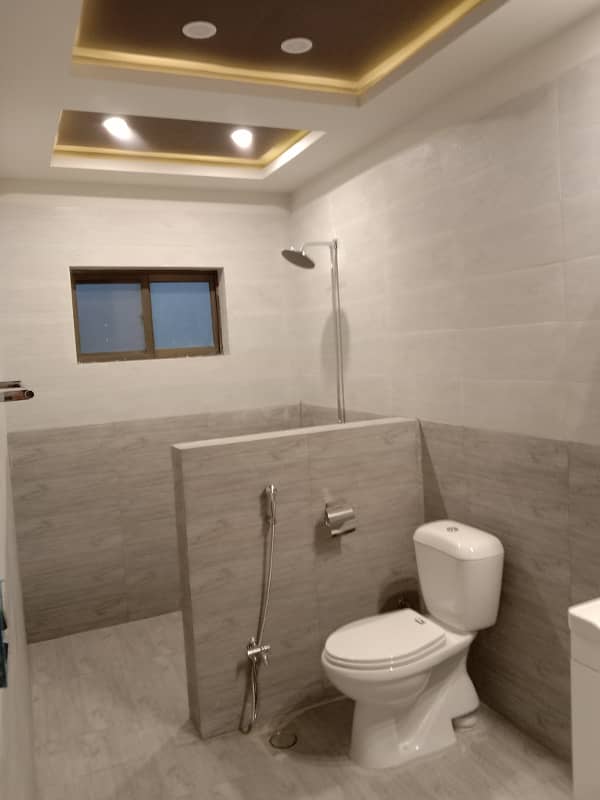 1Kanal New Beautiful Good House Available For Sale DHA Phase 3 13