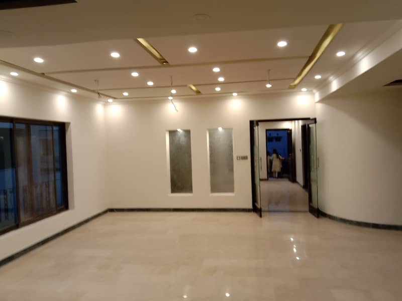 1Kanal New Beautiful Good House Available For Sale DHA Phase 3 14