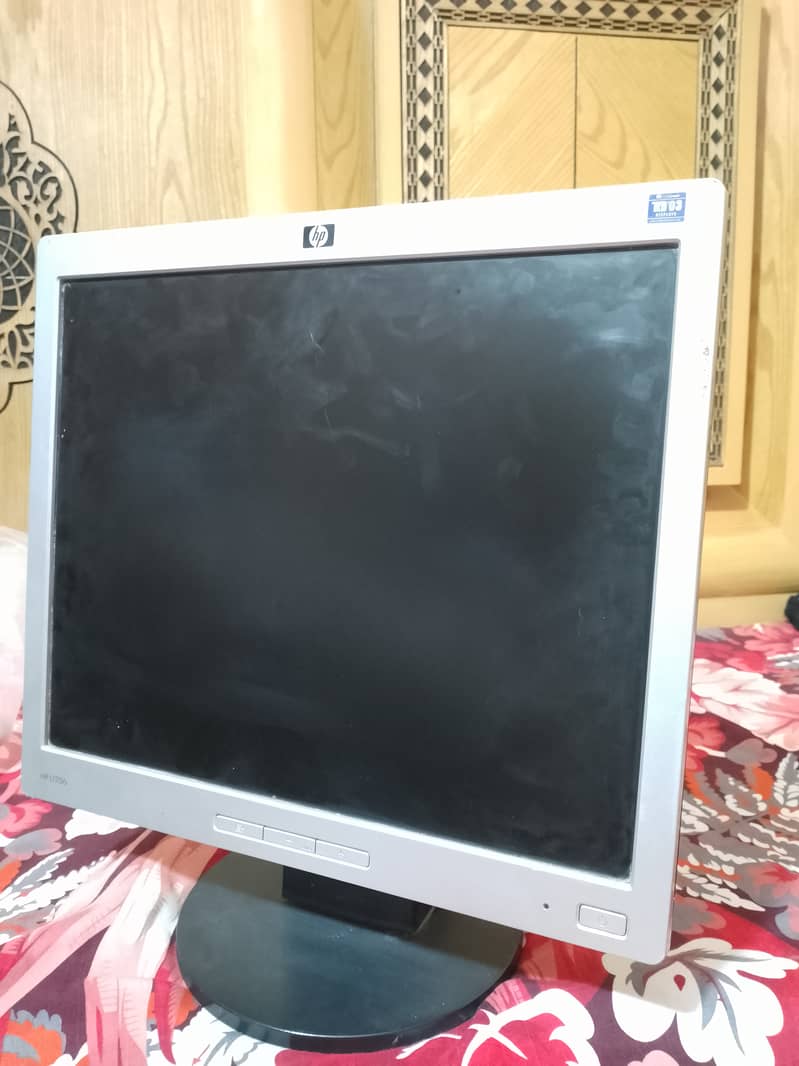 Hp LCD 17 inch good condition 1