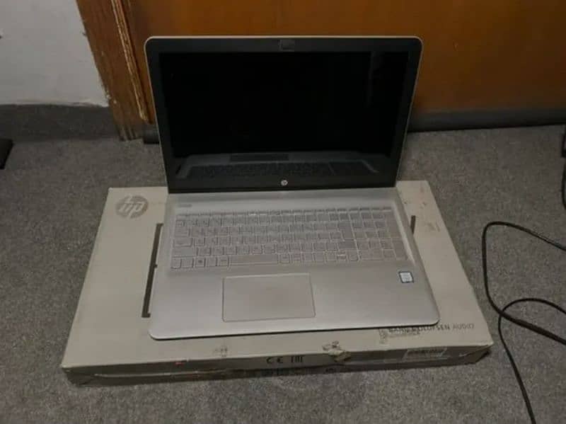 Hp Envy i7 7th gen 17 inch 10/10 condition 2