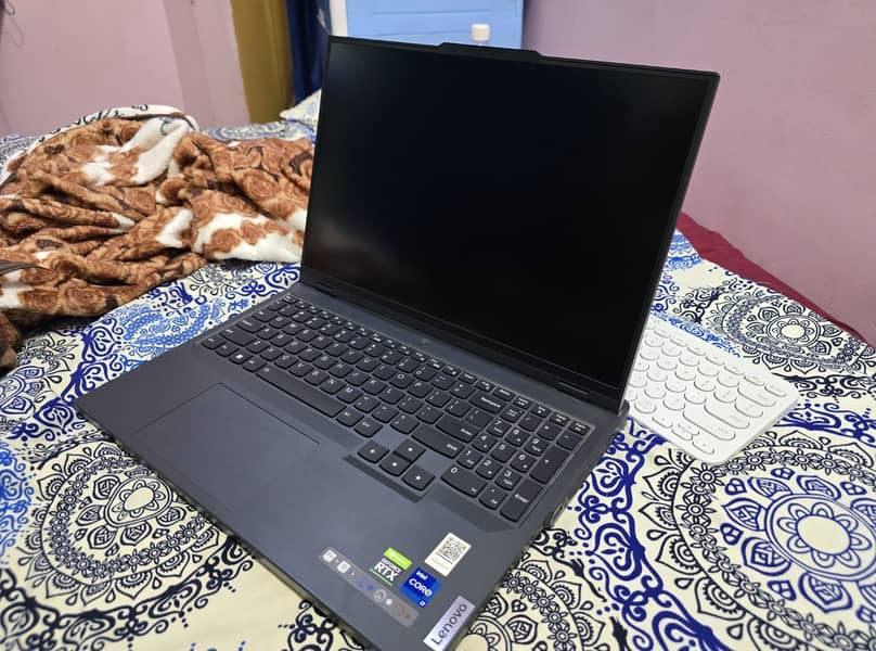 Lenovo Legion Pro 5 13th generation i7 13700HX nvidia 4060 gaming 3