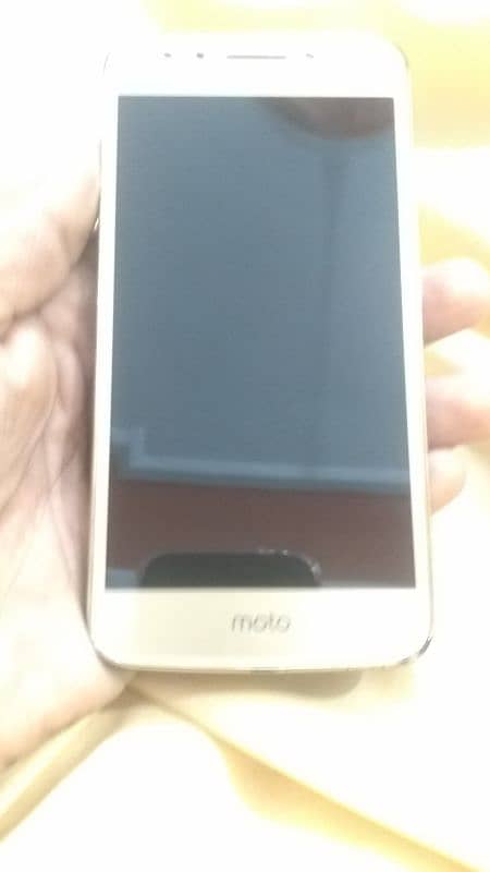 Moto e4 1