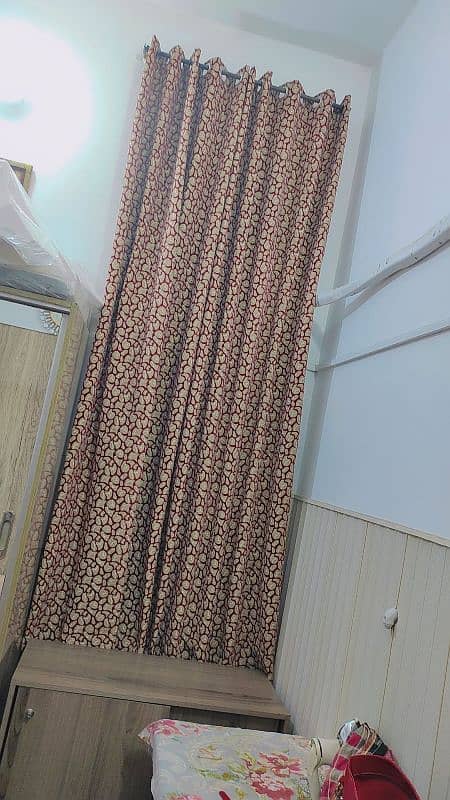 4 Piece of Curtain in Blue n Red Colour 6