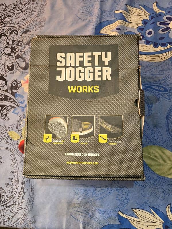 safety shoes with 10 / 10 condition 2