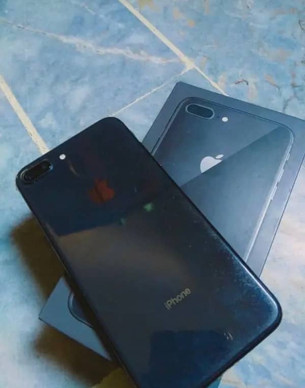 iPhone 8 plus 256 03701208046 0