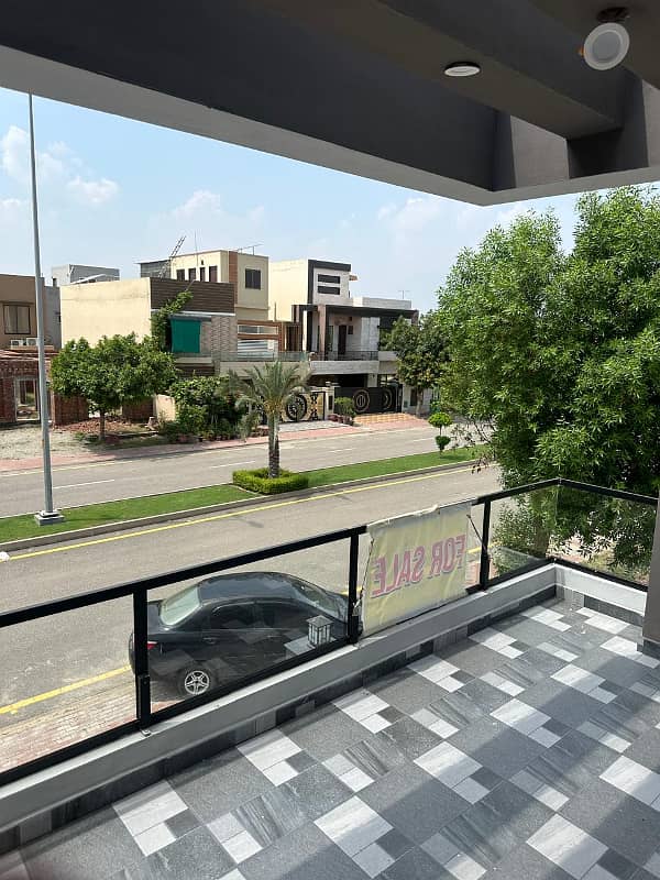 10 Marla Brand New House For Sale In Bahria Town - Gulmohar Block Canal Road Lahore 11