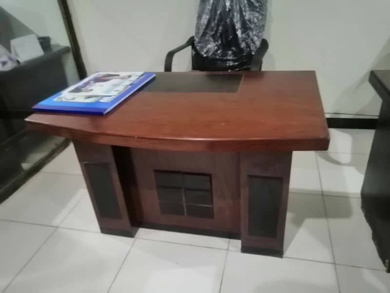 Office furniture 9/10 2