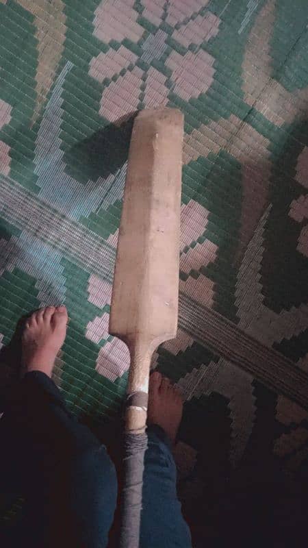 Hard ball bat in used condition need some repairing 1