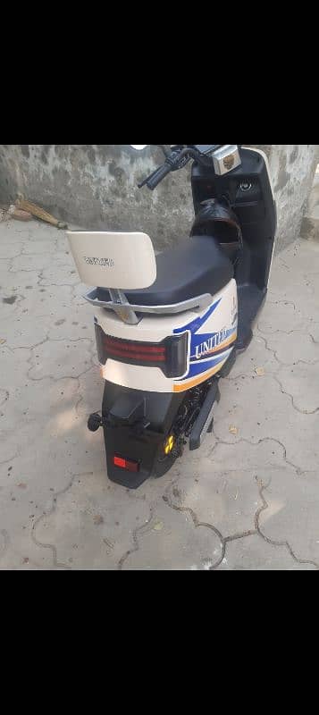 electric scooty 3