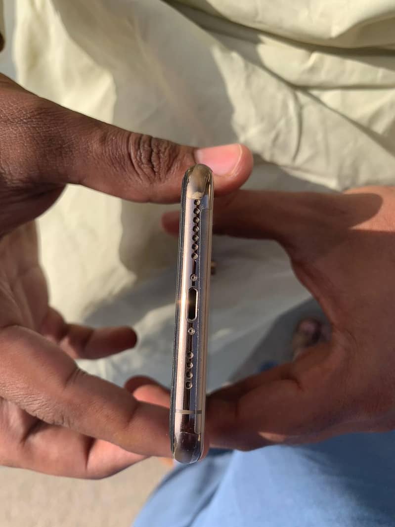 iPhone XS Max 256GB 10/10 Condition 0