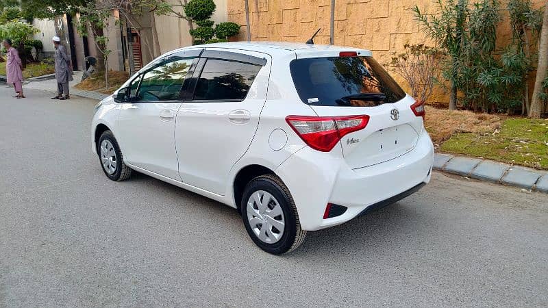 Toyota Vitz 2017 5