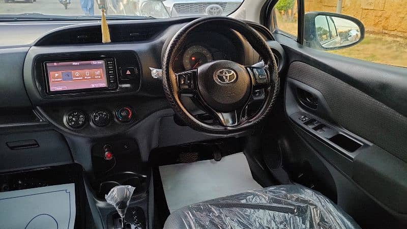 Toyota Vitz 2017 11