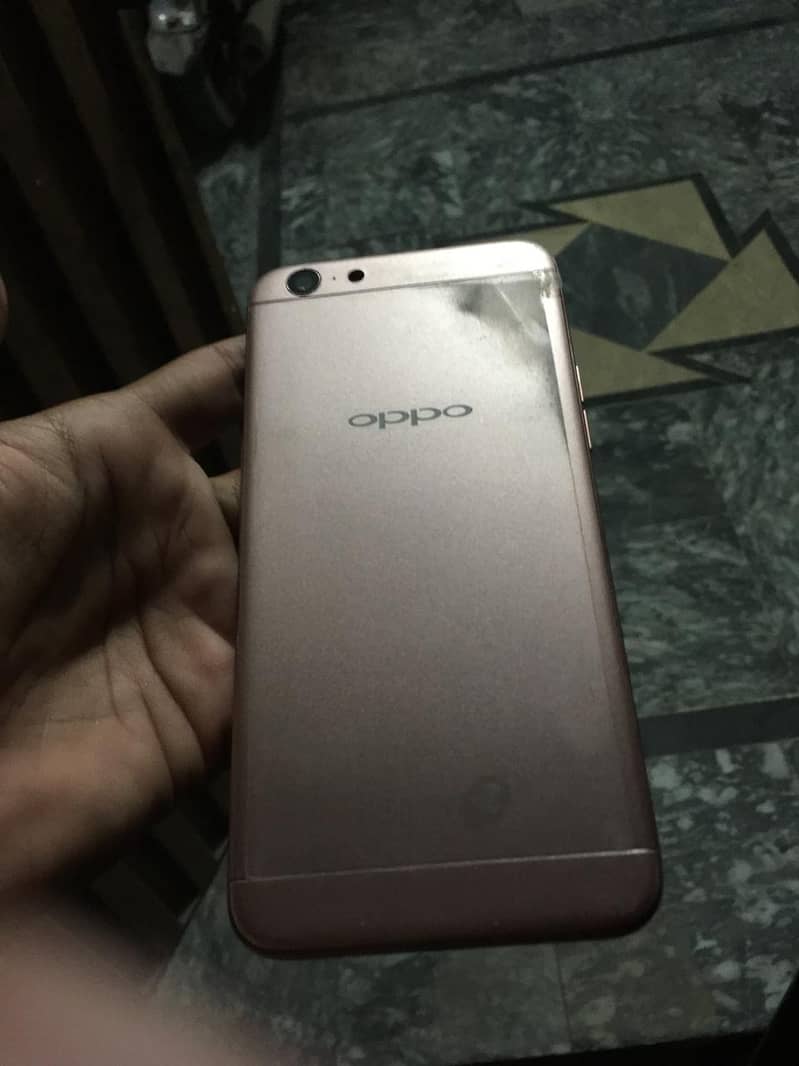 Oppo A57 0