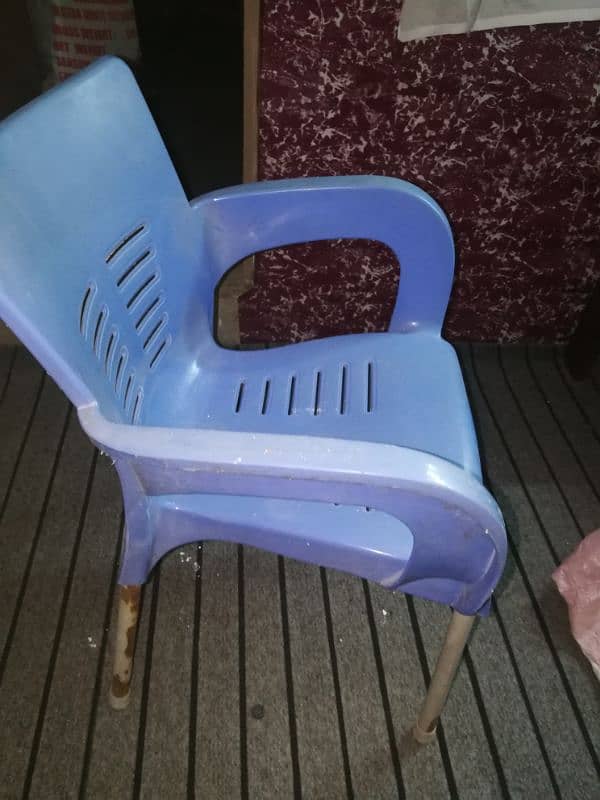 chair plastic 1