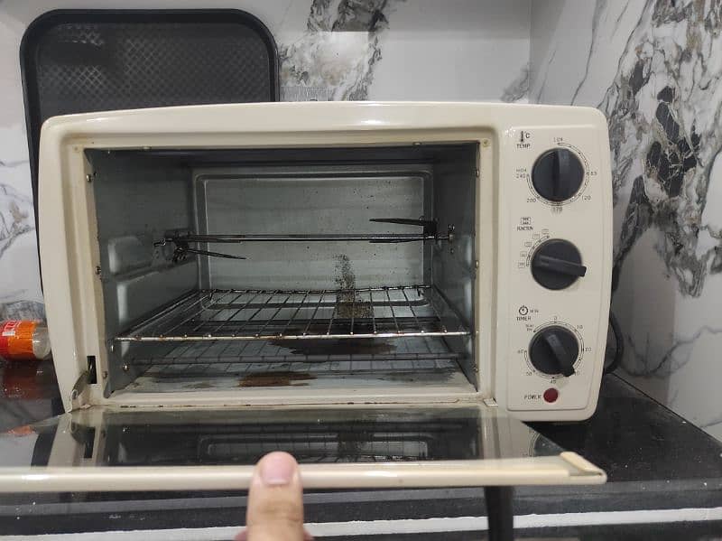 Electric Oven for sale slightly used 4