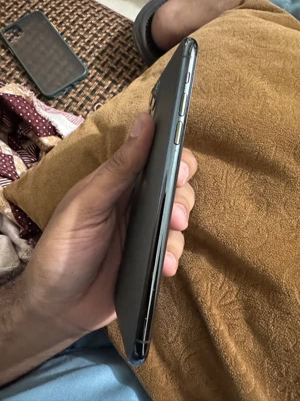 iPhone 11 Pro Max 512 GB urgent sale 2