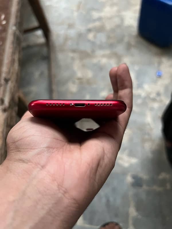 iphone XR 4