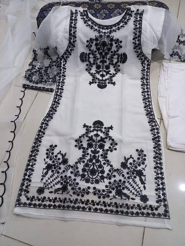 discounted price stitched 3 pcs suit 5