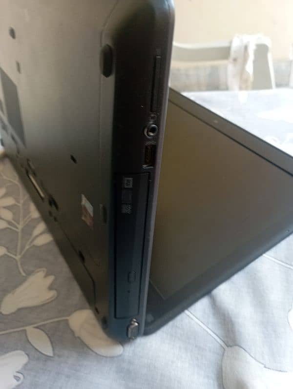 HP Zbook 15 i5 4th 8GB 256SSD 3 hour battery screen issues but working 6