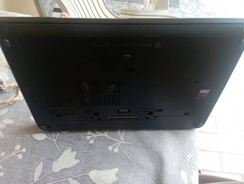 HP Zbook 15 i5 4th 8GB 256SSD 3 hour battery screen issues but working 8