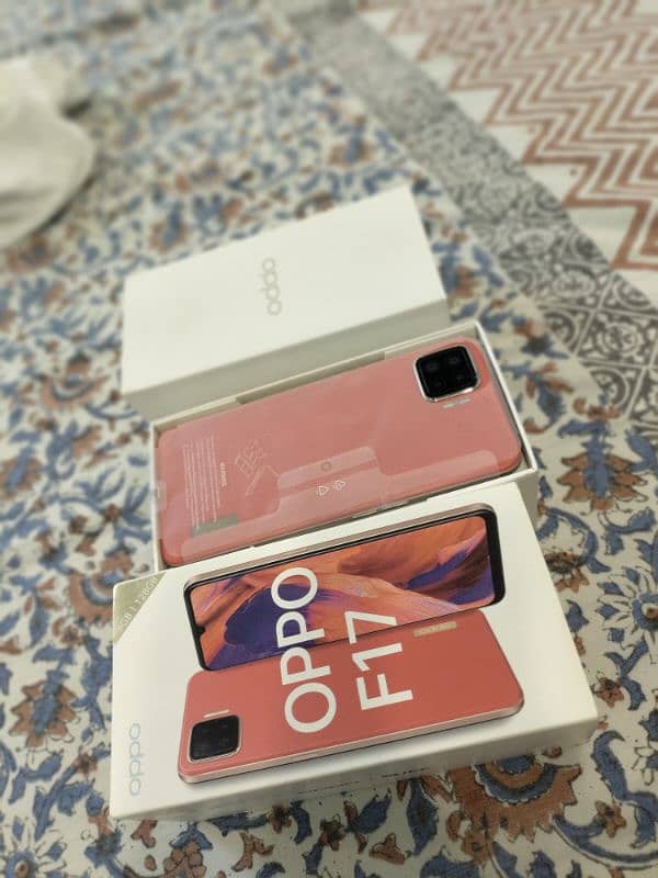 OPPO F 17 8/128 2