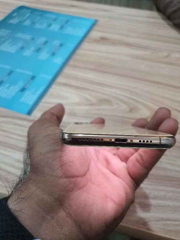 iphone 11 pro Max  . . Pta Approved 2