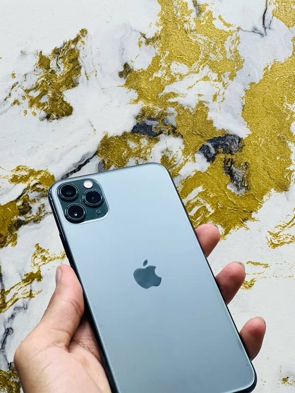 iphone 11 Pro Max ( water pack ) // all ok 03269969969 whatsapp 0