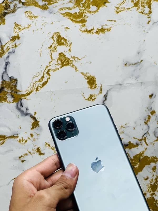 iphone 11 Pro Max ( water pack ) // all ok 03269969969 whatsapp 7