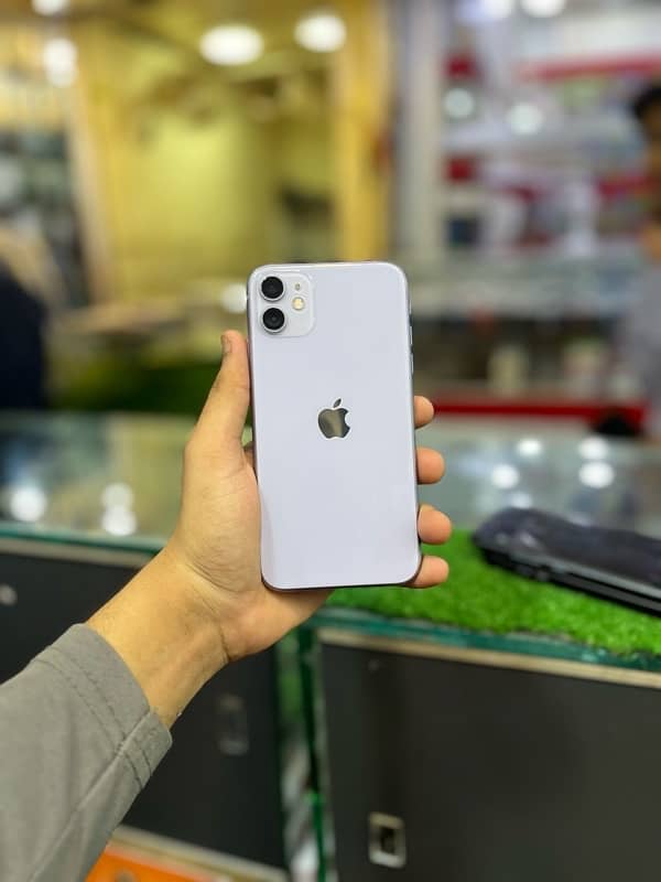 Iphone 11 64 gb jv non pta Just minor front glass side crack 1