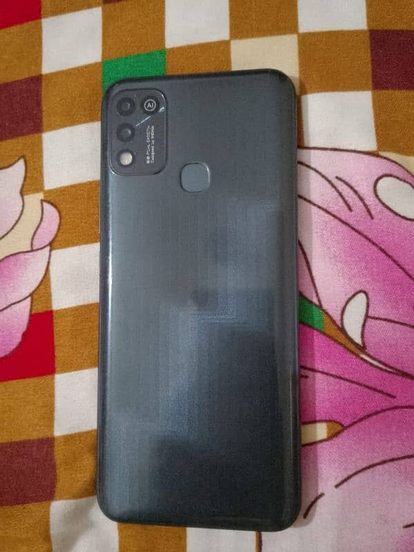 Infinix hot 11 play 4/64 condition 10/9 with box 1