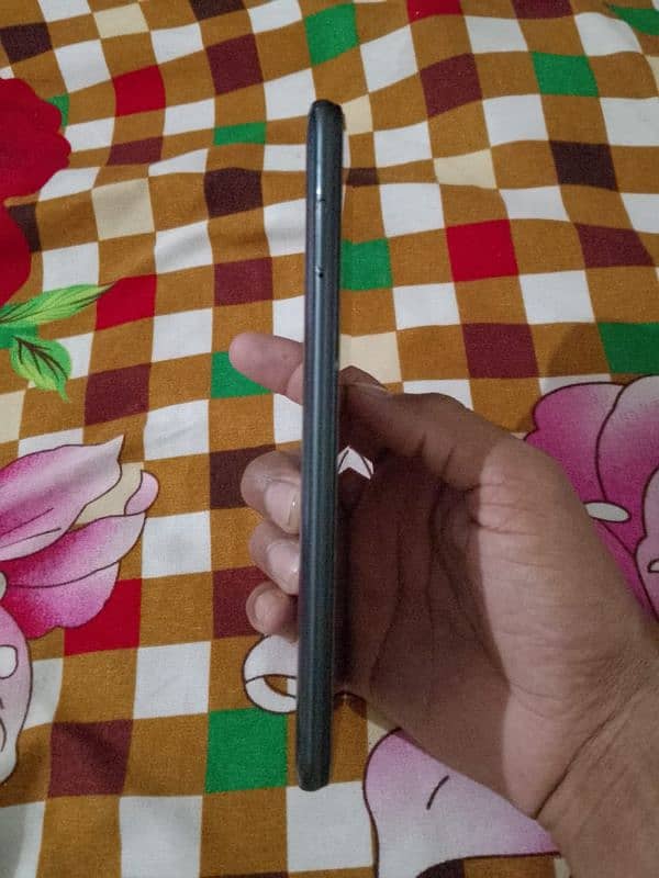 Infinix hot 11 play 4/64 condition 10/9 with box 2