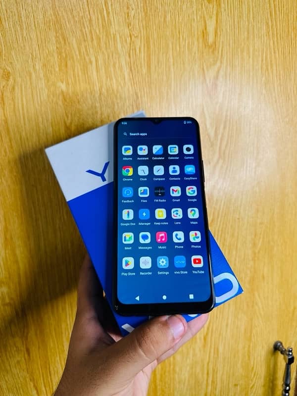 VIVO y20 4/64 with box 100% orgnl 0