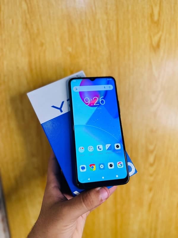 VIVO y20 4/64 with box 100% orgnl 5