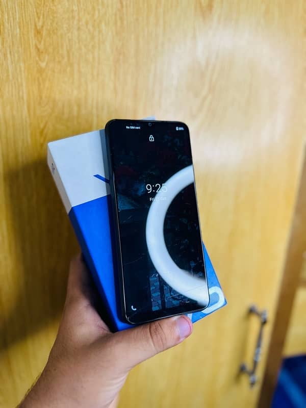 VIVO y20 4/64 with box 100% orgnl 6