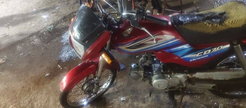 Honda CD 70 Dream 3