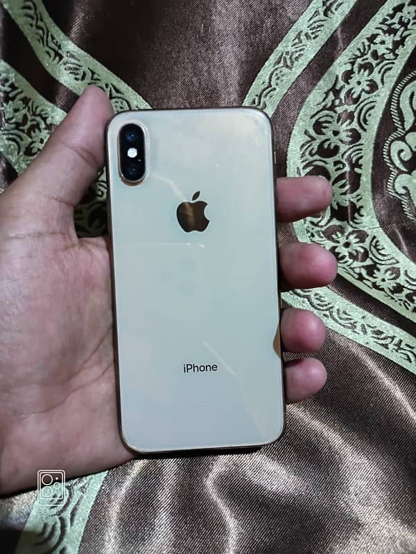 iphone xs gold colour(256gb) 4