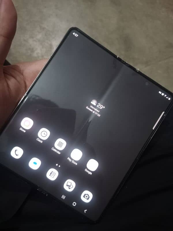 Samsung Galaxy Z Fold4 3