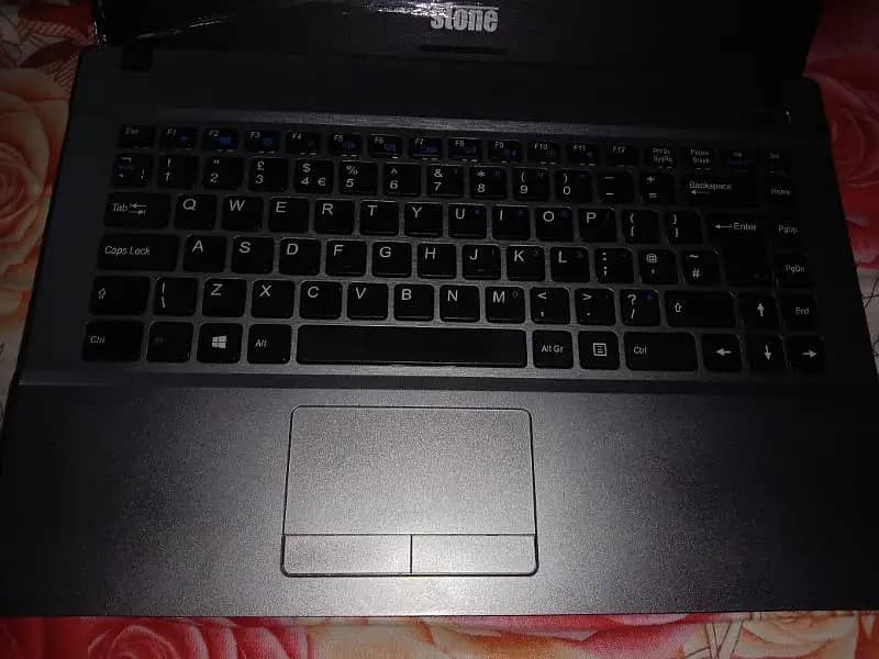 Laptop for sale by Stone. 2