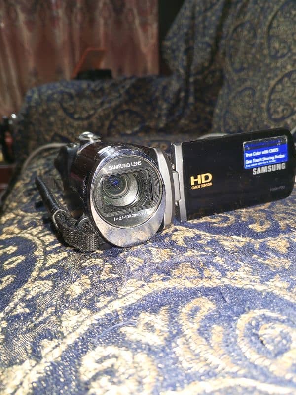 Samsung HMX-F90 Camera 1