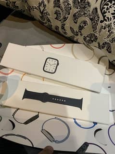 Apple Watch Series 7 45MM Complete Box     8 9 10