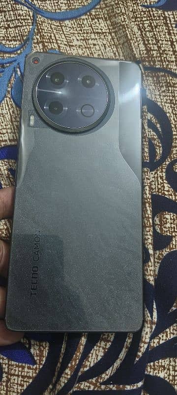 Tecno CAMON 30 1