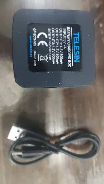 TELESIN 3 BATTERY CHARGER FOR GO PRO 5,6,7 & 8 4