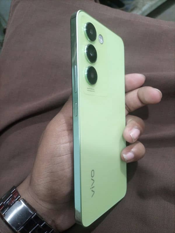 Vivo y100 ( Only box open Brand New with Warranty ) 1