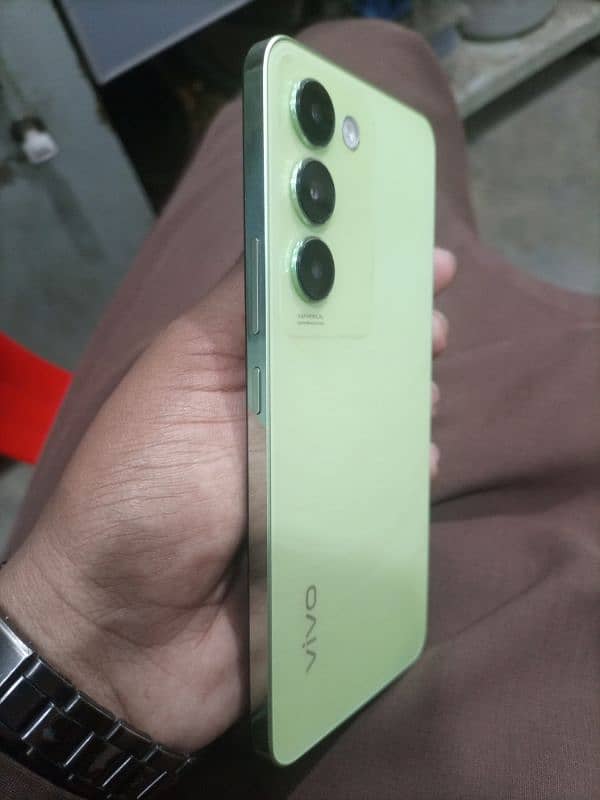 Vivo y100 ( Only box open Brand New with Warranty ) 2