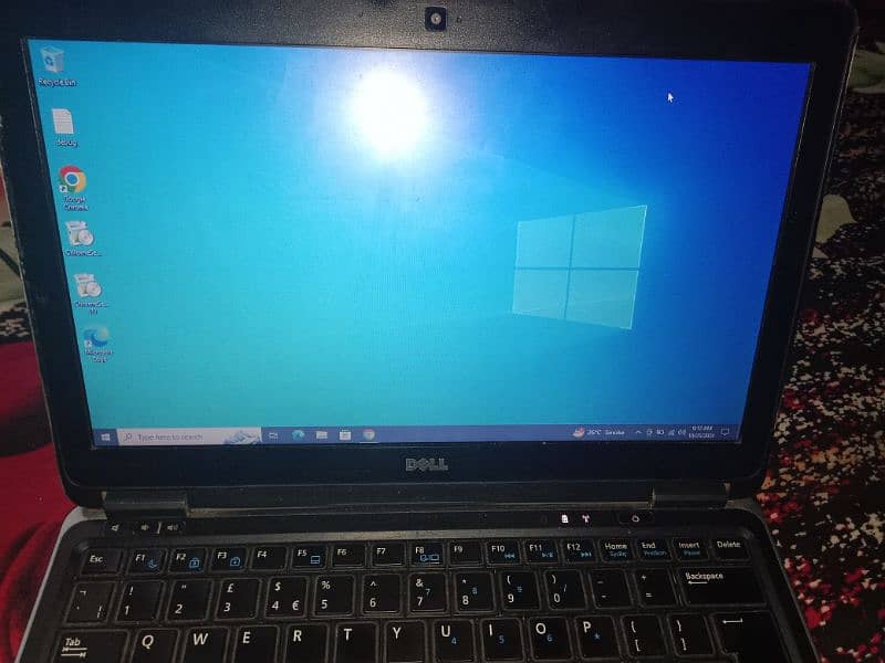 Dell Latitude E7240 – Core i5, 4GB RAM, 128GB SSD – Ideal for Students 4