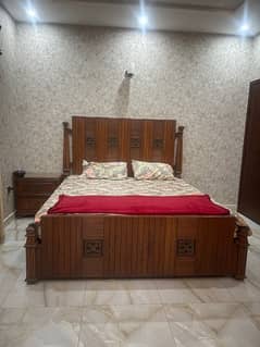 sheesham king size bed barely used