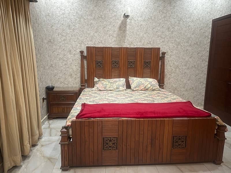 sheesham king size bed / bed / bedset / bedroom set for sale 1