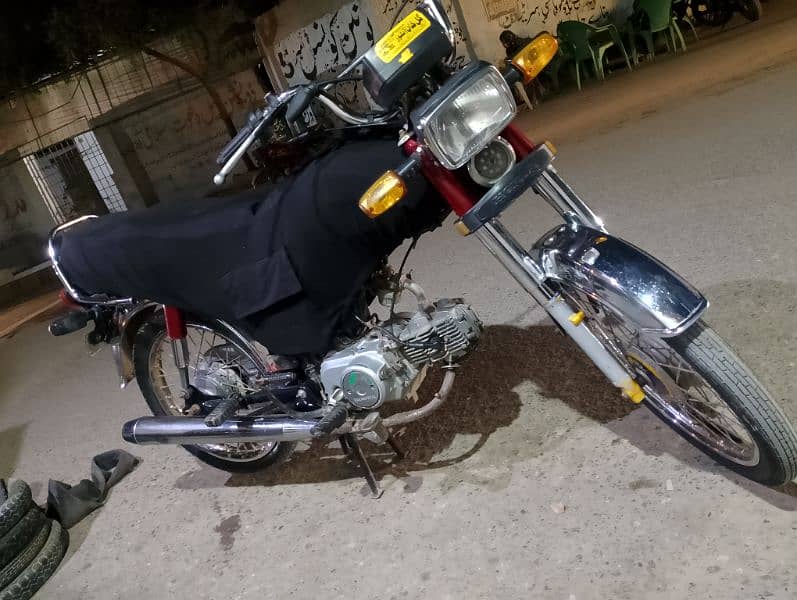 2022 10 month ki bike he bilkul geniun bike he 03102062875 2